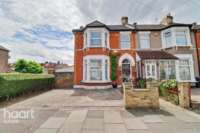 3 bed property, in Kinfauns Road, £650,000