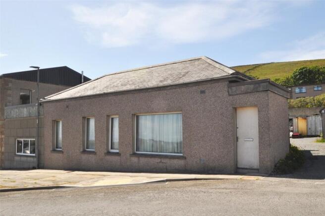 2 bed property, in North End Road, £95,000