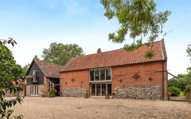 6 bed property, in Upgate, £1,200,000
