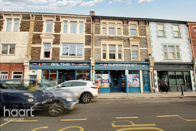 1 bed property, in Commercial Road, £70,000