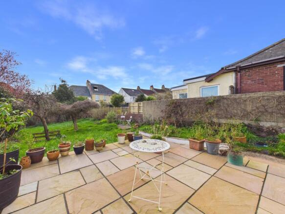 3 bed property, in Tarraway Road, £325,000