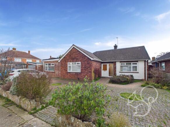 4 bed property, in Van Dyck Road, £425,000