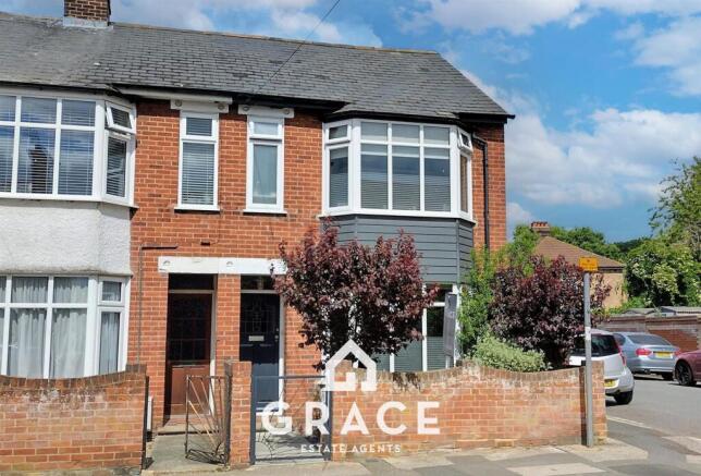 3 bed property, in Sherrington Road, £325,000