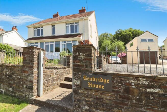3 bed property, in Bishops Tawton, £410,000