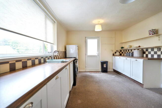 3 bed property, in High Street, £114,950