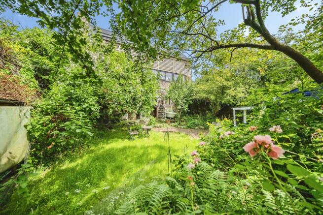 3 bed property, in Bow Lane, £430,000