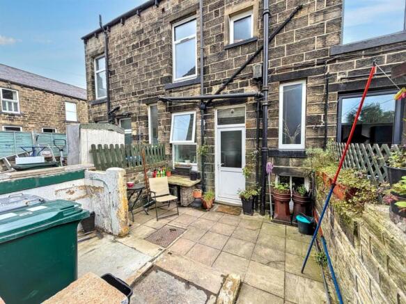 2 bed property, in Aire View, £169,950