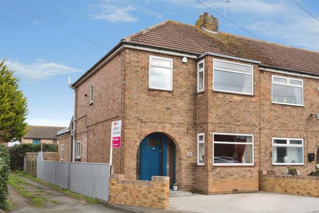 3 bed property, in Alpha Avenue, £300,000