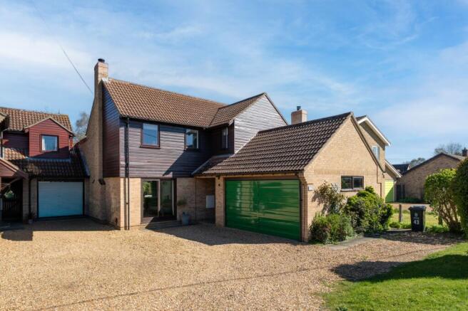 4 bed property, in Newington, £599,995