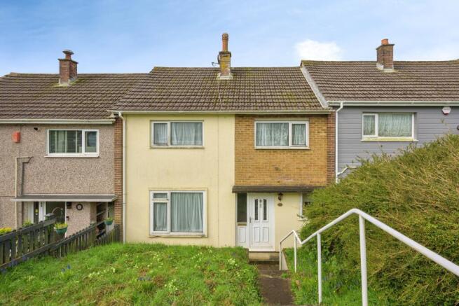 3 bed property, in Bampfylde Way, £180,000