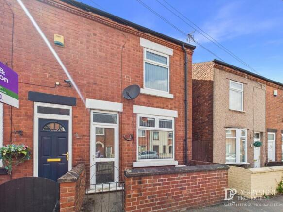 2 bed property, in Prospect Street, £140,000