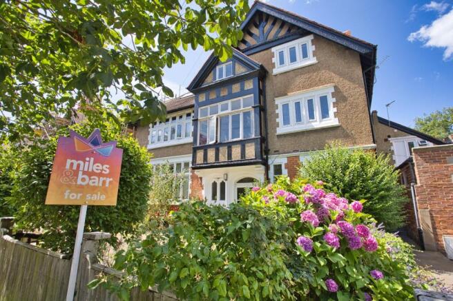 3 bed property, in Grimston Avenue, £250,000