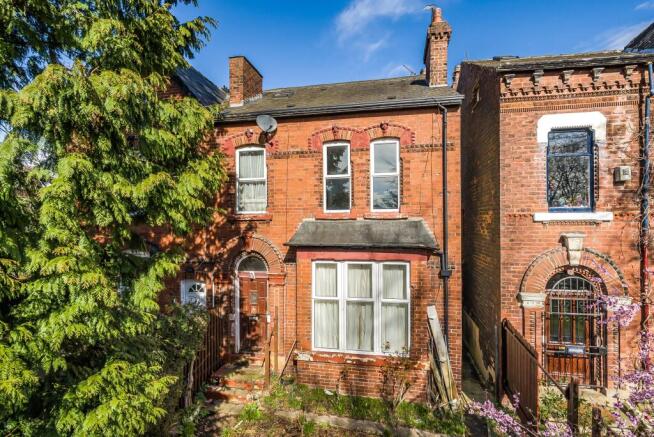 5 bed property, in Sholebrook Avenue, £325,000