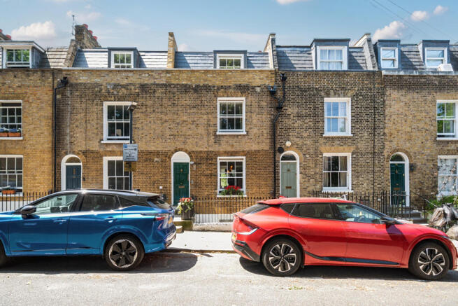 3 bed property, in Greenwich Park Street, £1,300,000