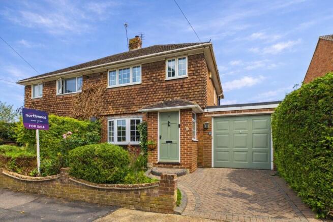 3 bed property, in Nutbourne Road, £335,000