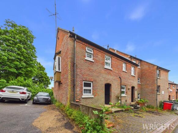 2 bed property, in Church Lane, £375,000