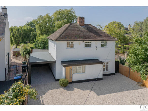 4 bed property, in Uppingham Road, £750,000