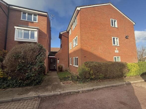 1 bed property, in Cambridge Gardens, £260,000