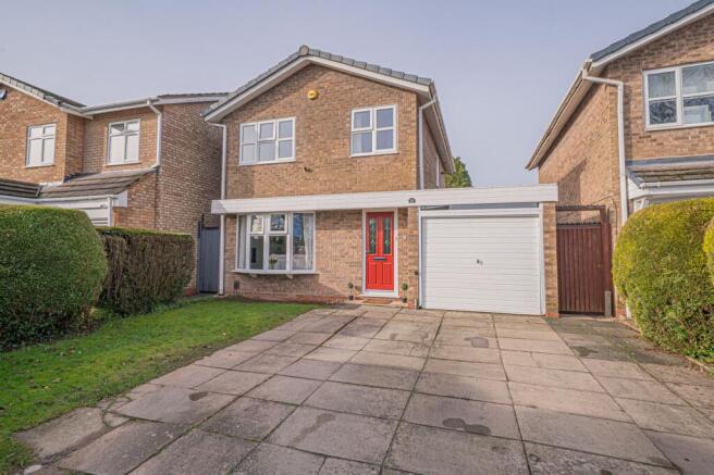 3 bed property, in Ullenhall Road, £595,000