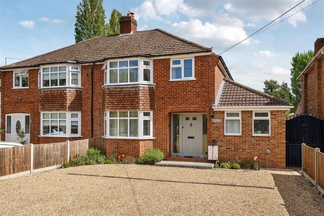 3 bed property, in Park Lane, £650,000