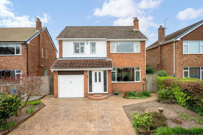 4 bed property, in Churchfields, £425,000