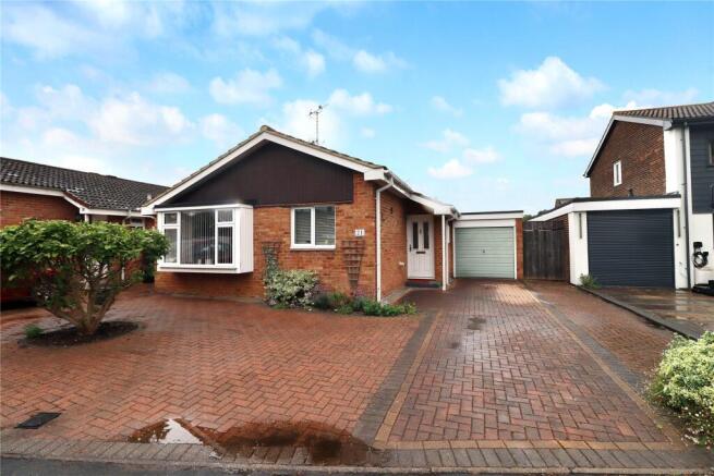 3 bed property, in Woking, £475,000