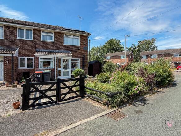 1 bed property, in Plantagenet Close, £100,000