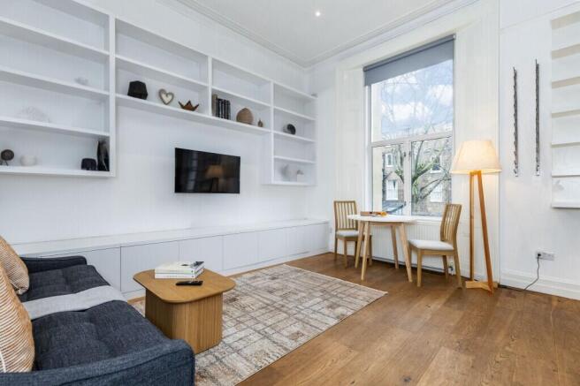 2 bed property, in Nevern Place, £850,000