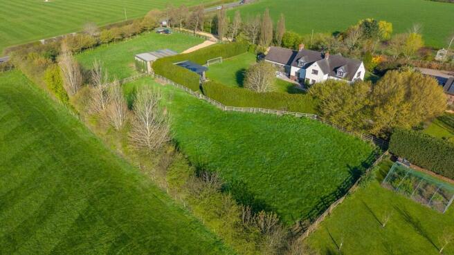 4 bed property, in Burton Road Farm, £1,200,000