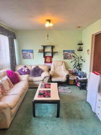 3 bed property, in Beverley Drive, £335,000