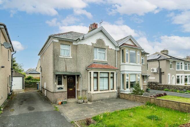 3 bed property, in Station Road, £285,000