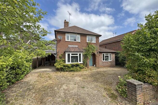 4 bed property, in Woodside Road, £700,000