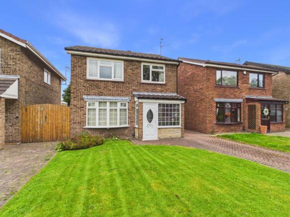 3 bed property, in Sinfin Avenue, £155,000