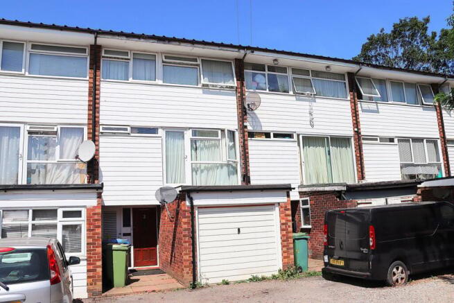 3 bed property, in Cross Street, £360,000