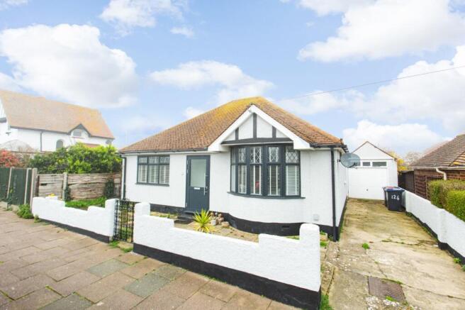 3 bed property, in The Broadway, £425,000