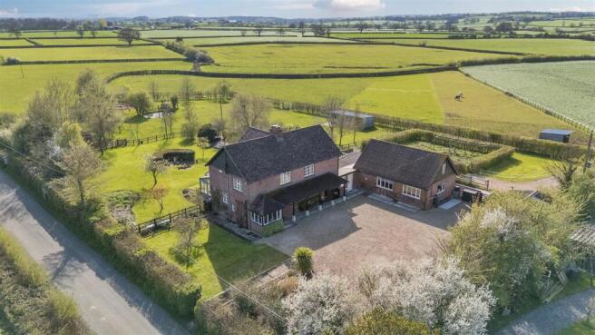 5 bed property, in Lower Bagber, £1,150,000