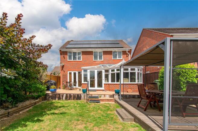4 bed property, in Yarrow Close, £550,000