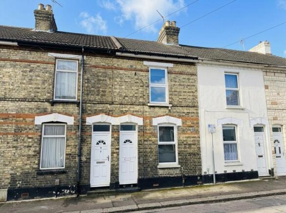 3 bed property, in Grange Road, £250,000