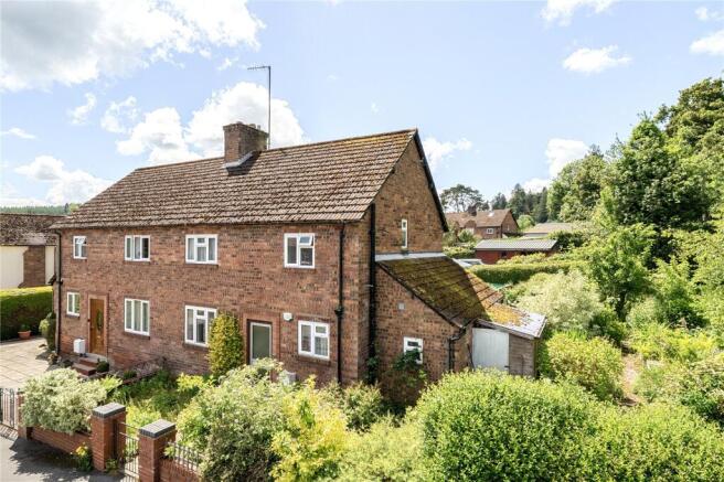 3 bed property, in Castle Road, £218,000
