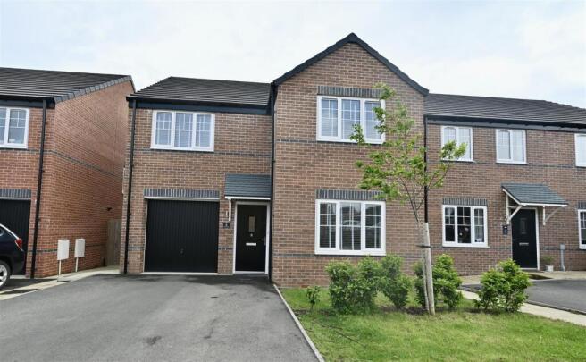 4 bed property, in Easby Crescent, £270,000