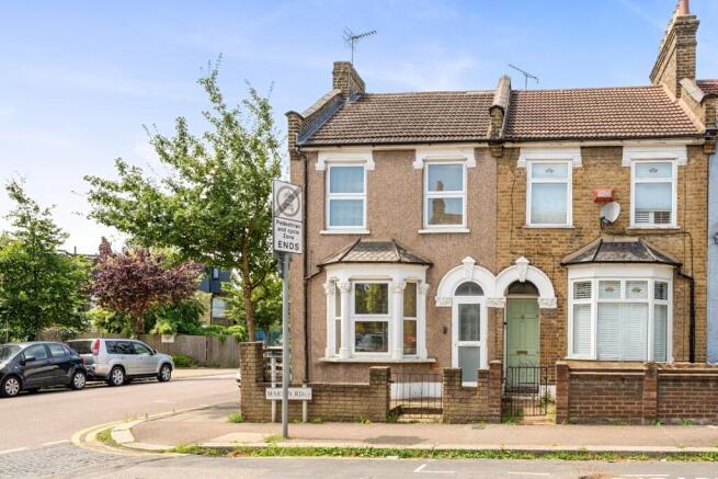 3 bed property, in Marten Road, £750,000
