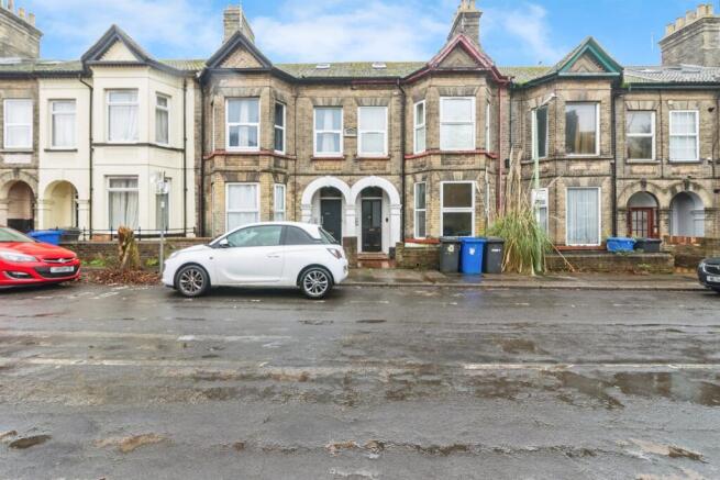 Studio, in Milton Road East, £97,500