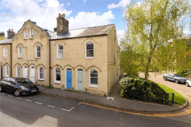 3 bed property, in Auckland Road, £675,000