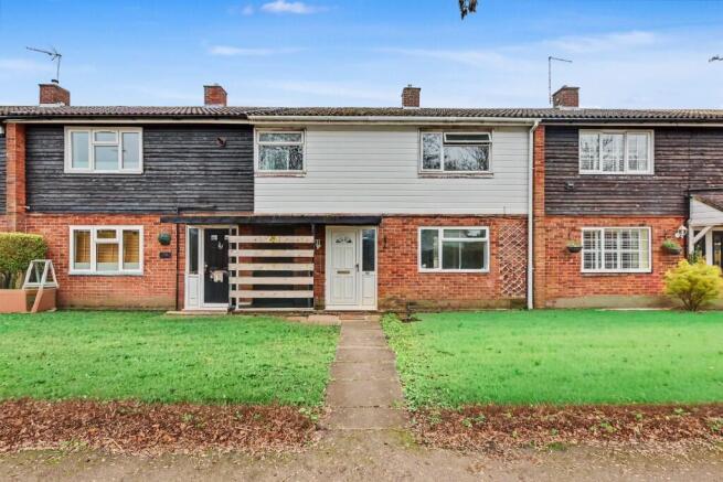 3 bed property, in Drakes Drive, £300,000