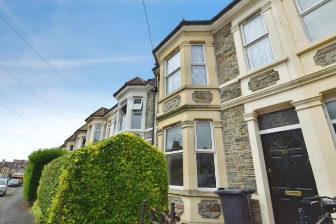 3 bed property, in Chelsea Park, £425,000
