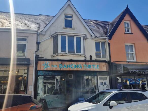 2 bed property, in Well Street, £90,000