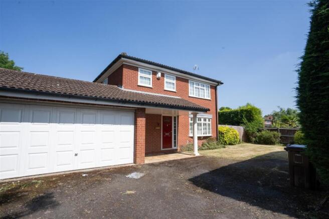 3 bed property, in Kemerton Way, £550,000