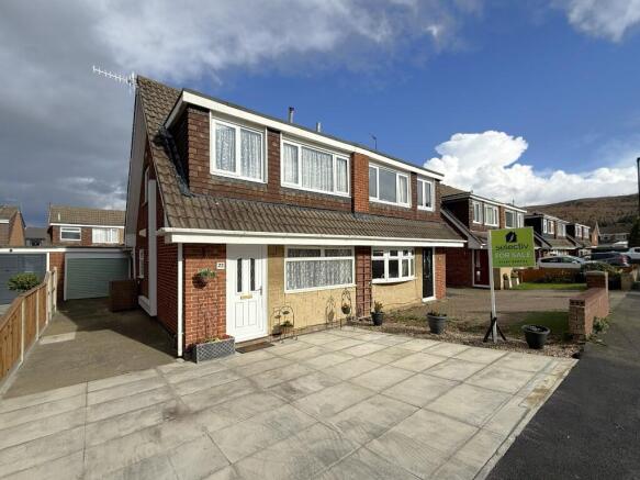 3 bed property, in Scarteen Close, £189,950