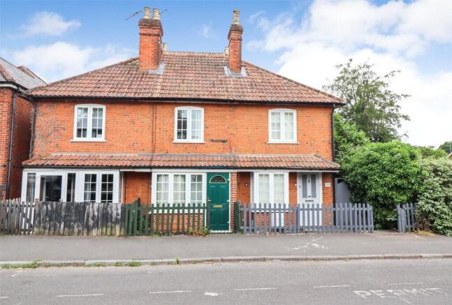 2 bed property, in Albert Street, £300,000