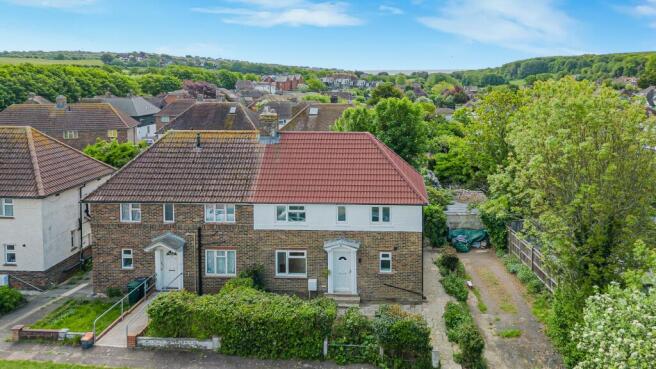 3 bed property, in New Barn Road, £475,000
